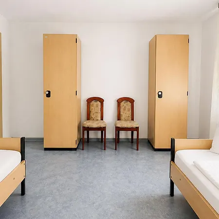 شقة Geraeumige Monteurwohnungen In Ruesselsheim Am Main *
