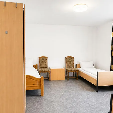 Geraeumige Monteurwohnungen In Ruesselsheim Am Main شقة روزلسهايم